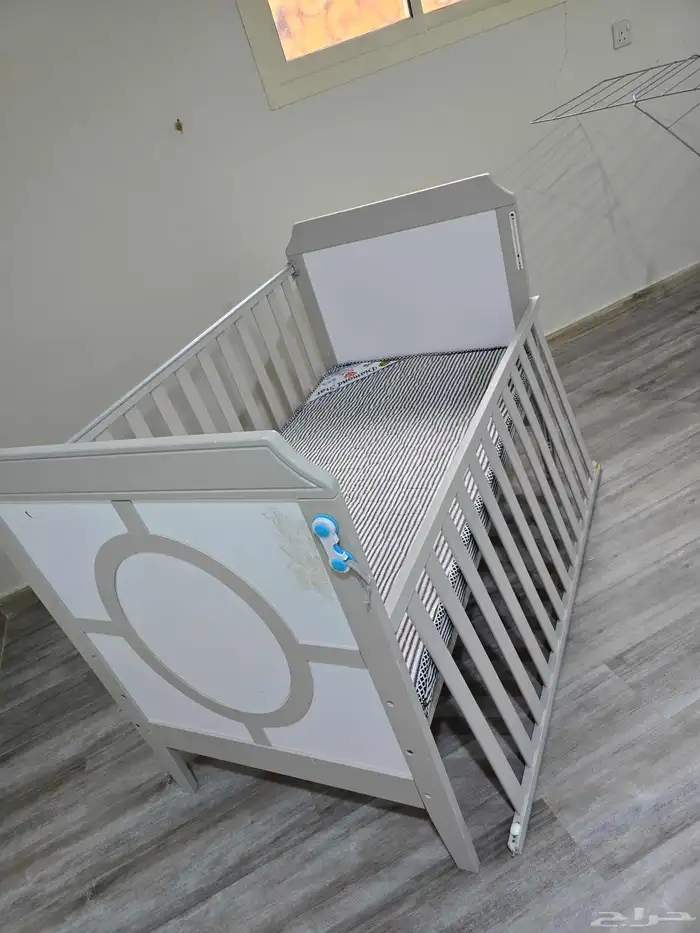 سرير اطفال مع كرسي سيارة 3