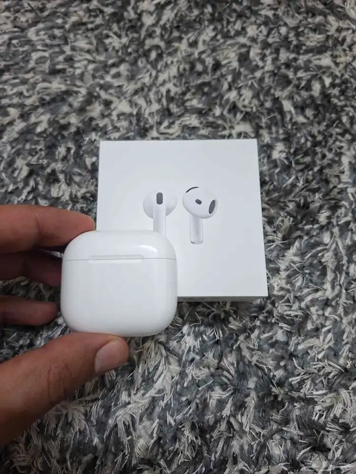 ابل ايربودز 4 سماعات الاذن 0