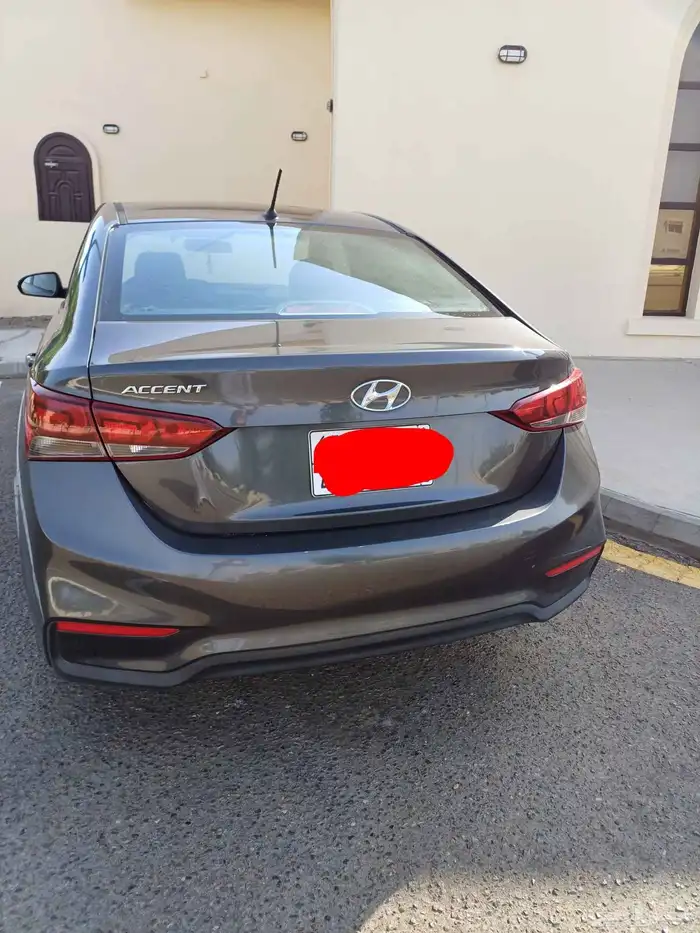 هونداي اكسنت موديل2020 ماشيه اكثر من 100 الف كم .مالك واحد 1