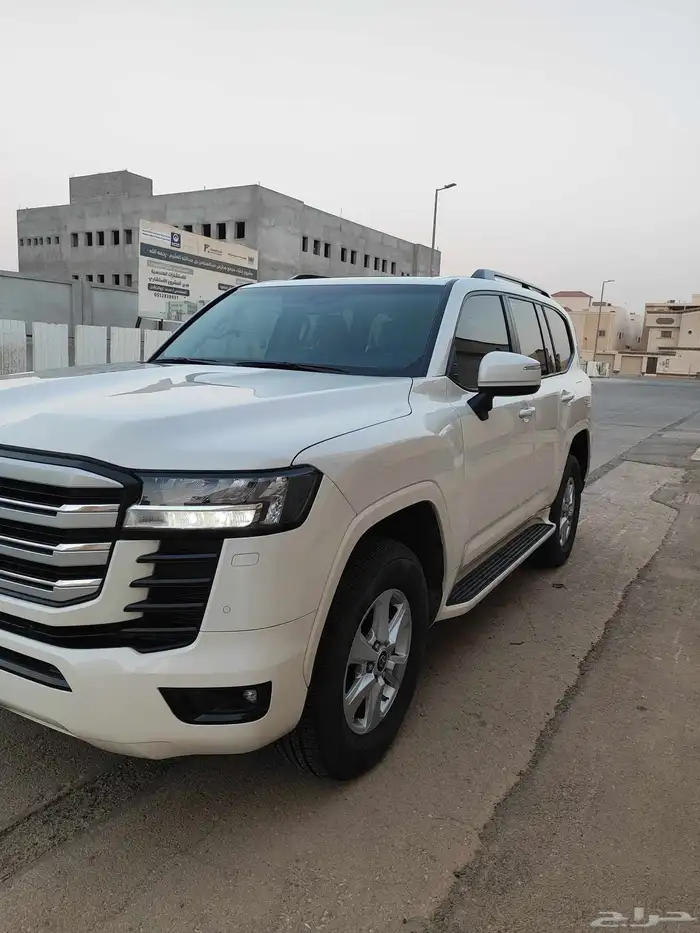 لاندكروزر L2 موديل 2023 ديزل 4