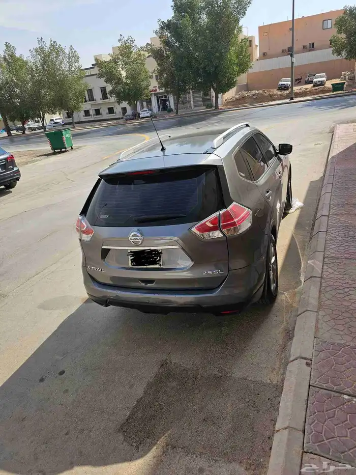للبيع نيسان إكس-تريل 2015 فل كامل دبل مقاعد جلد (7 ركاب) 1