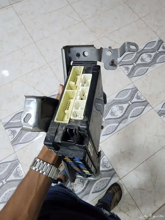 مجمع الفيوزات لاندكروزر وكاله خطين 2