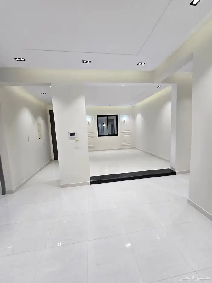 للبيع شقق ارضيه وعلويه مداخل سياره كامل خدمات تشطيب ممتاز 9