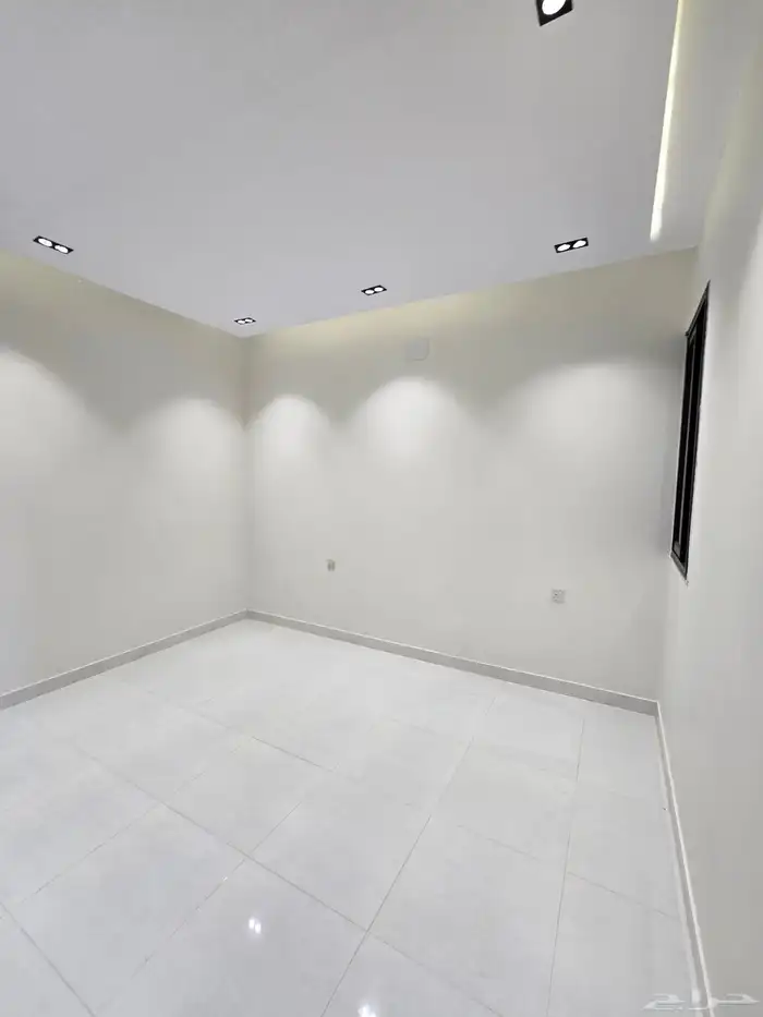 للبيع شقق ارضيه وعلويه مداخل سياره كامل خدمات تشطيب ممتاز 5