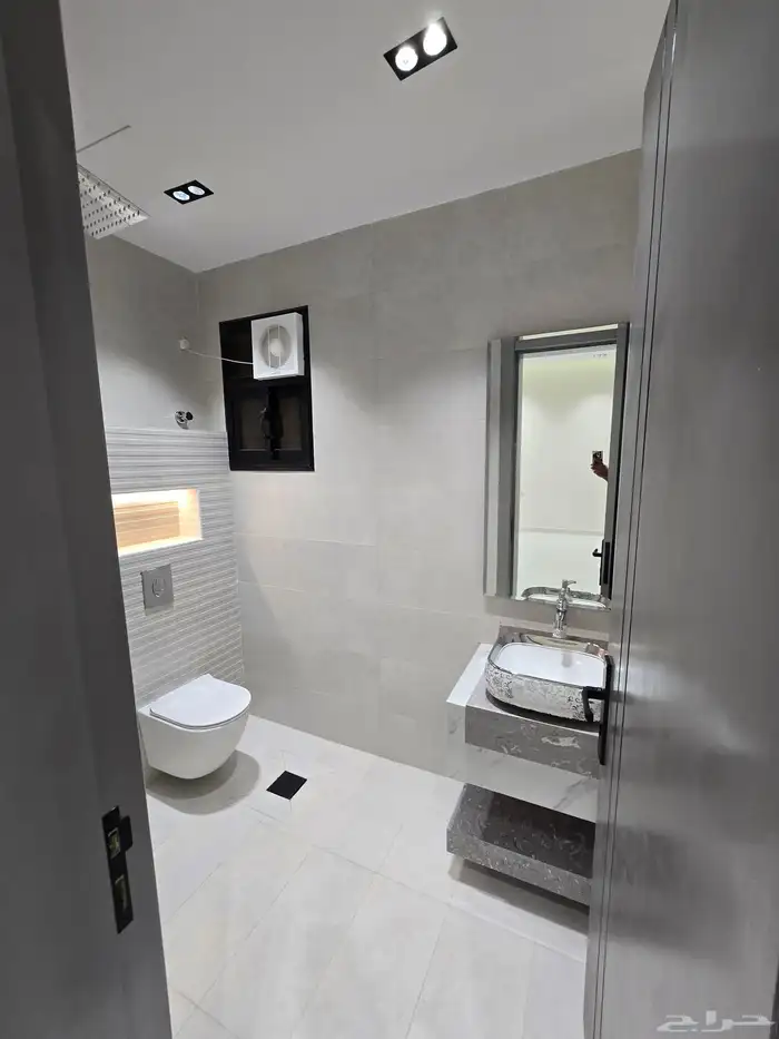 للبيع شقق ارضيه وعلويه مداخل سياره كامل خدمات تشطيب ممتاز 15