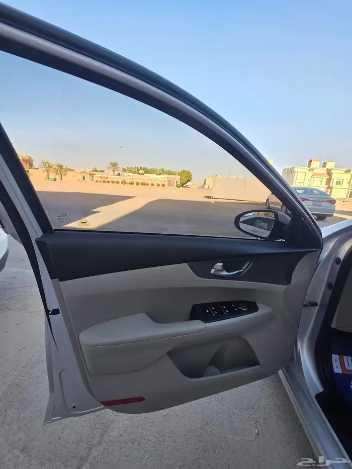 للبيع كيا سيراتو 2021 فضي 25