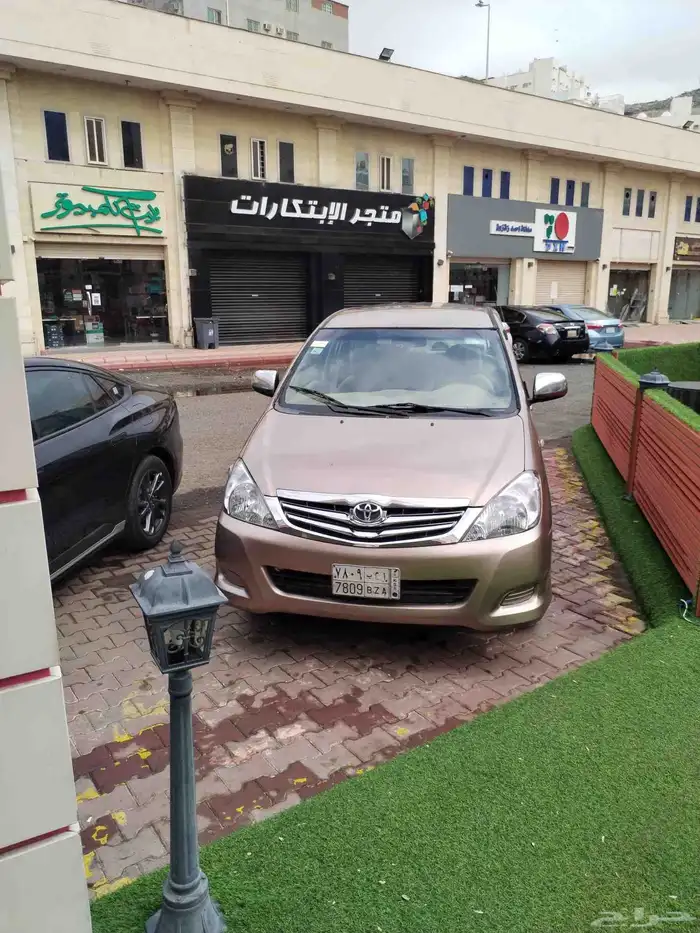 للبيع انوفا 2009 نظيفة جاهزة للاستخدام 0