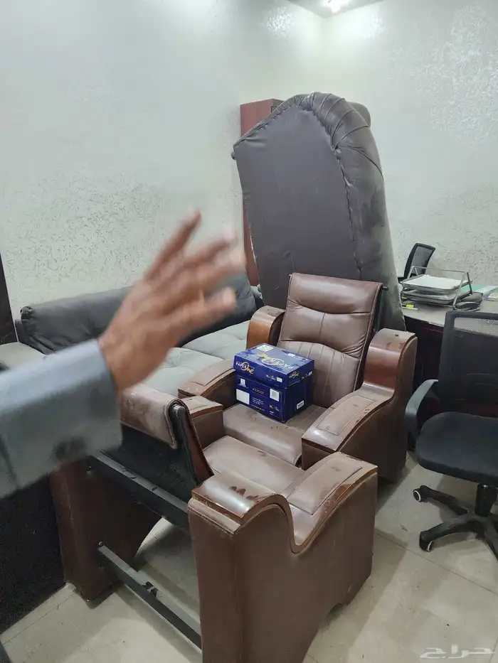 مكتب للبيع 1