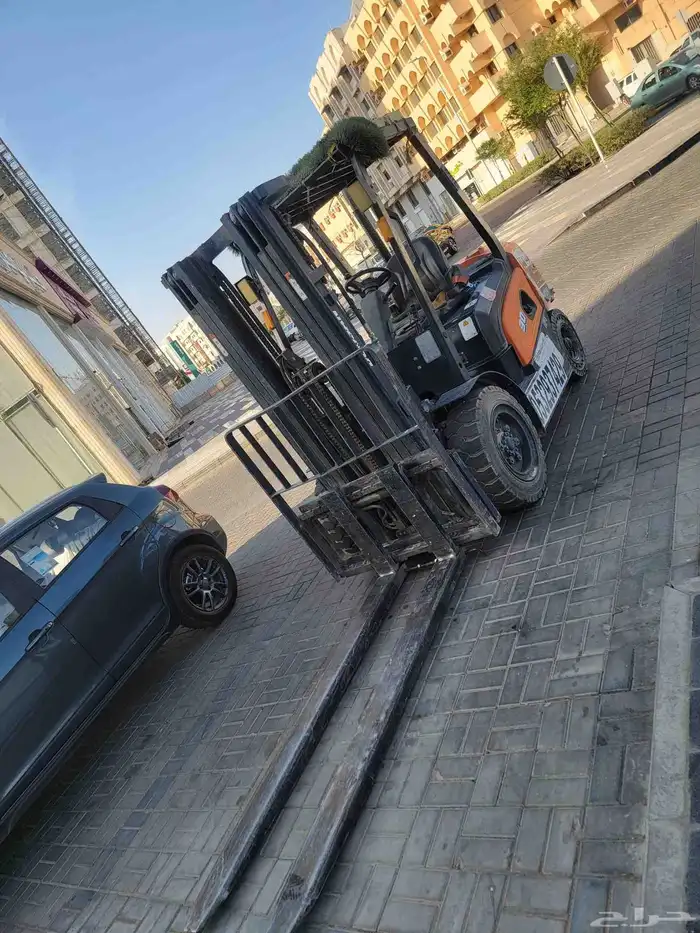 فوركلفت للايجار 1