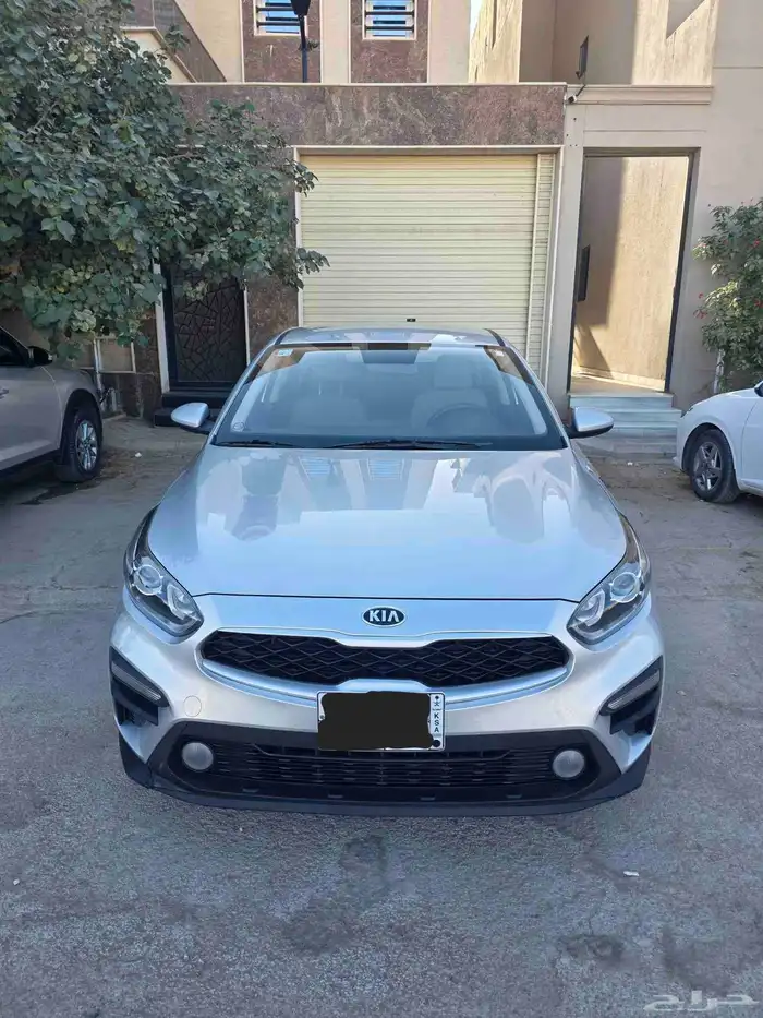 للبيع كيا سيراتو 2021 فضي 0