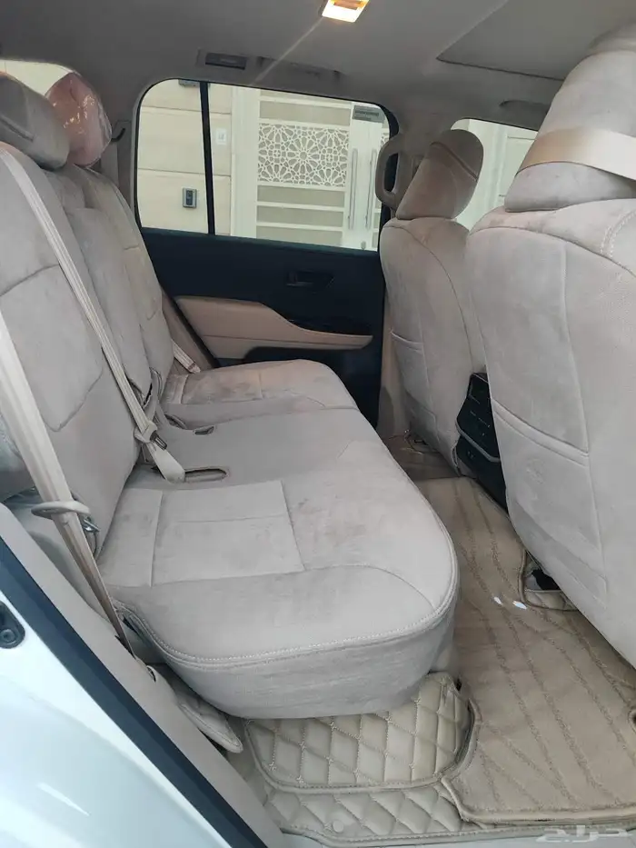 لاندكروزر L2 موديل 2023 ديزل 8