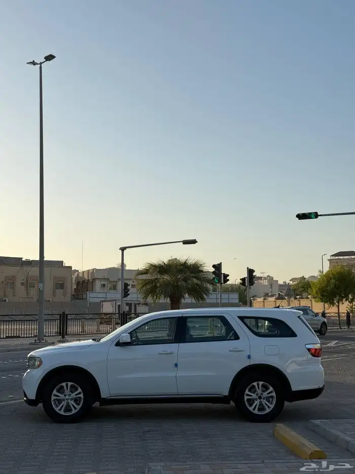 دودج دورانجو 2013 نظيف 1