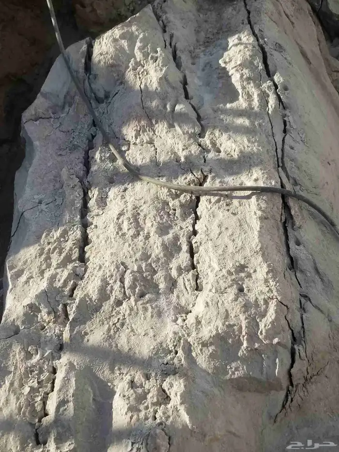 يوجدا لدين تفتيت صخور 0