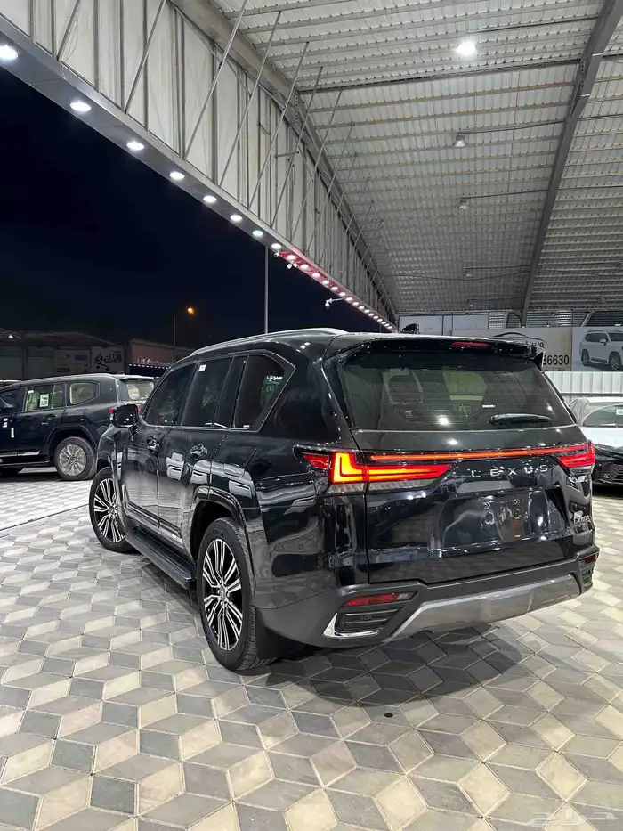 لكزس LX 600 BB فل 2025 وارد الساير عداد 34 الف كيلو 4