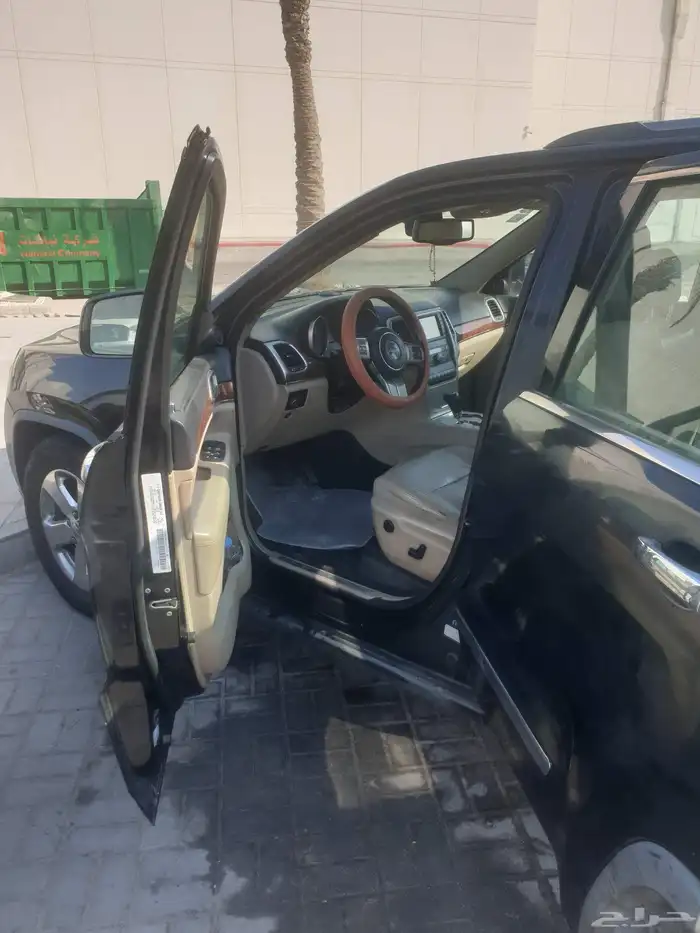 jeep grand chrokee 2011 140 km 4