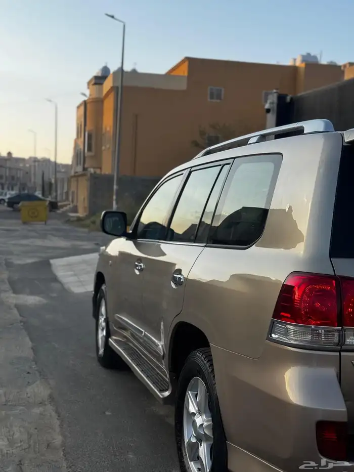 تويوتا لاندكروزر في اكس ار نظيف بريمي 2010 2