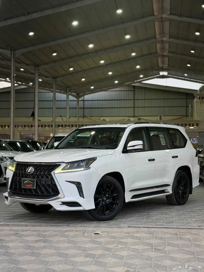 لكزس - 2016 - LX570 - فل كامل - معدل بلاك ديشن 2