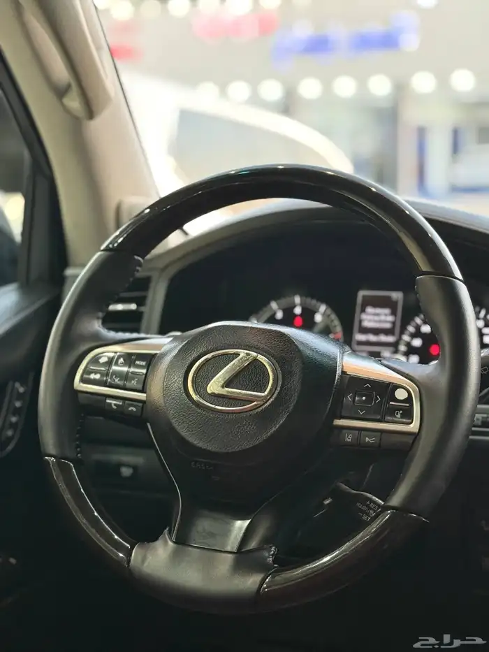 لكزس - 2016 - LX570 - فل كامل - معدل بلاك ديشن 14