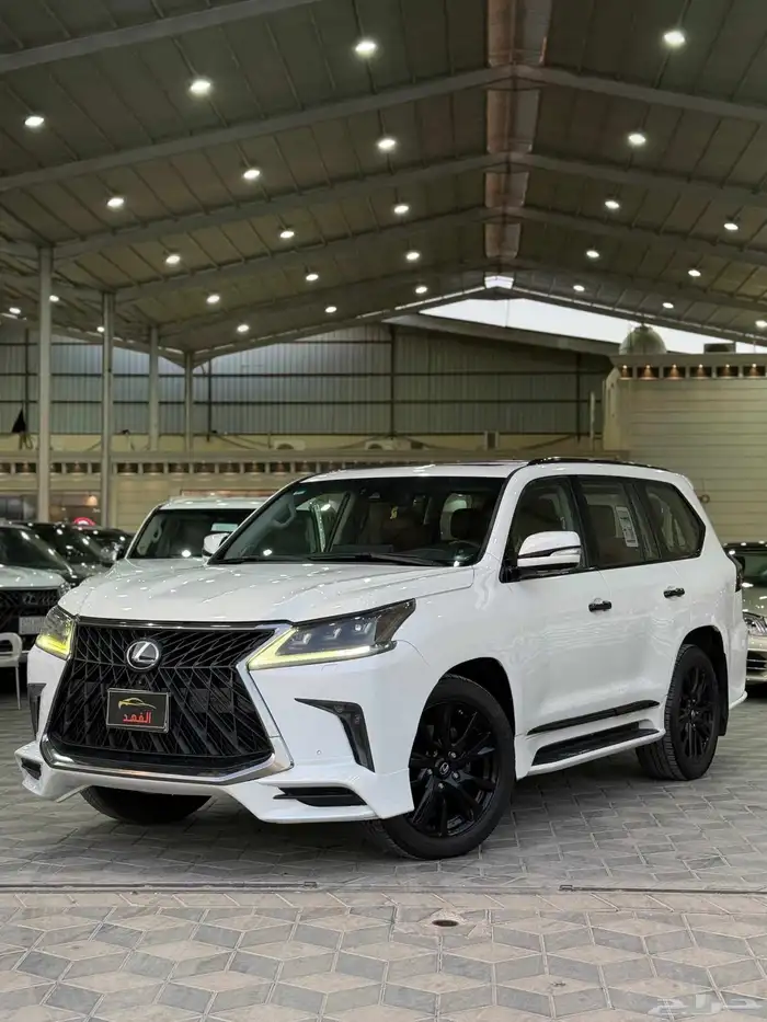 لكزس - 2016 - LX570 - فل كامل - معدل بلاك ديشن 3