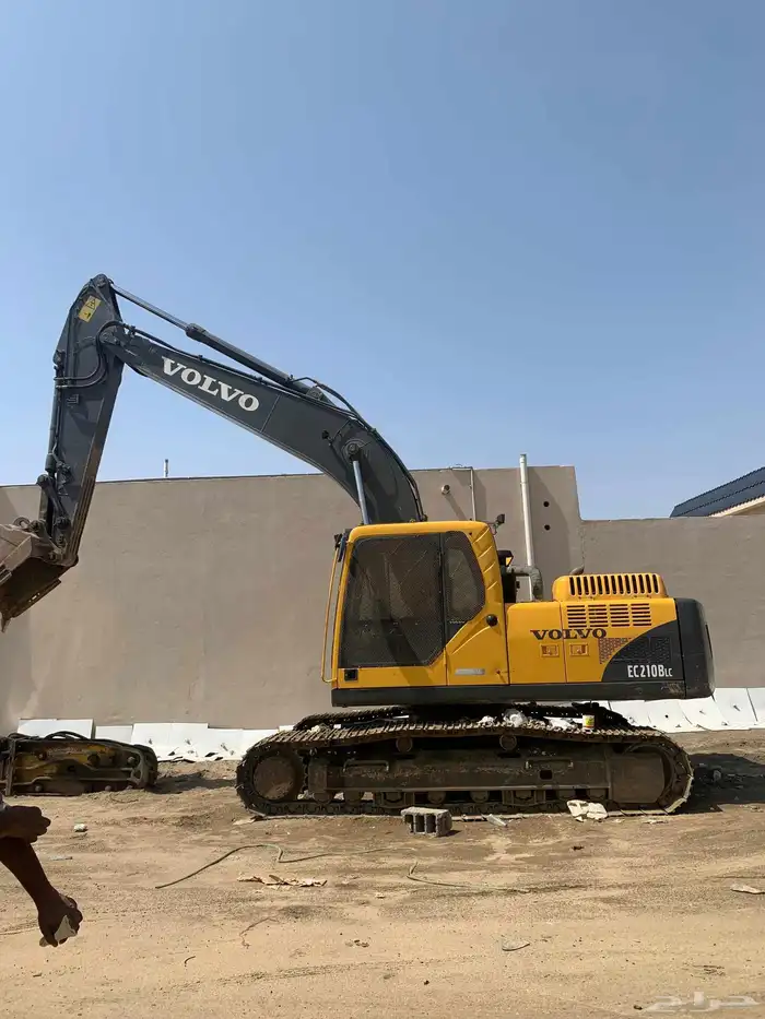 حفر وترحيل وهدم مباني وتسويه اراضي 1