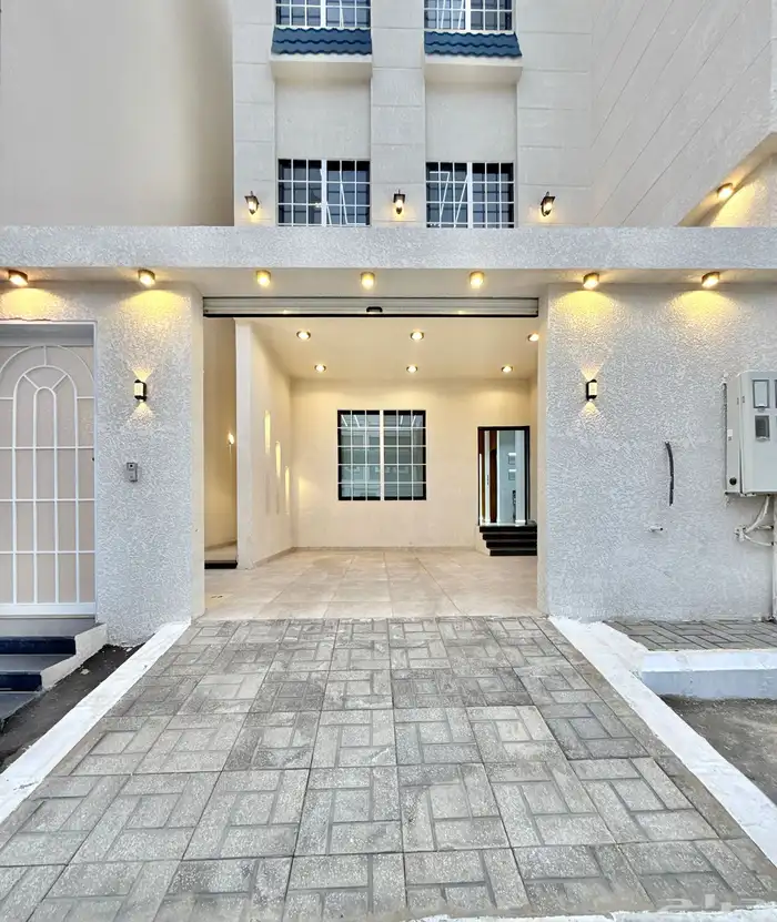 للبيع شقق ارضيه وعلويه بسطح خاص بحي الموسي وسط جميع الخدمات 1