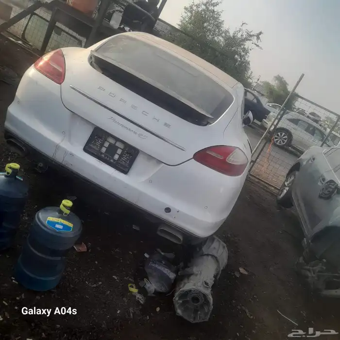 تشليح الحمدانية لي قطع الغيار سياره بورش 2012 3