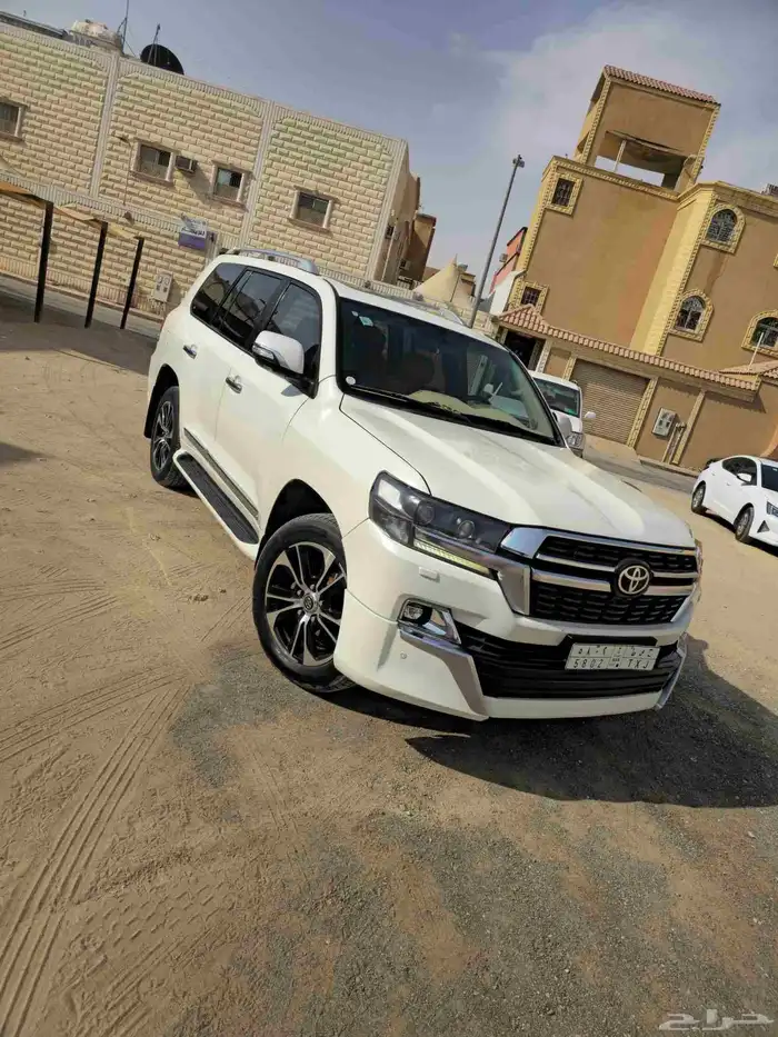 لاندكروزر2010محدث كامل داخلي وخارجي  على السوم 2