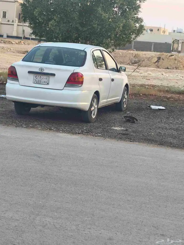 تويوتا يارس ايكو 2005 قير عادي للبيع 8