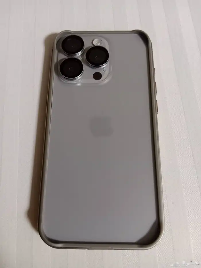 iPhone 15 Pro   128GB نسبة البطارية  89  الجهاز ما انفتح من 3