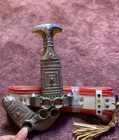 خنجر راس أم سيال شبيه الزراف قديمه index