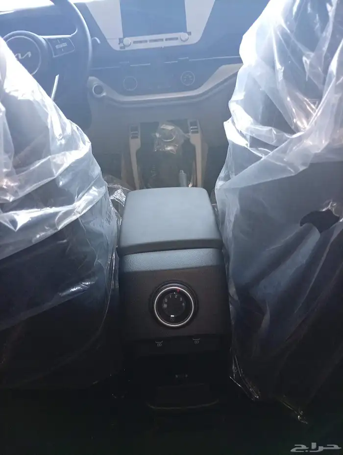 كيا كارينز LX موديل 2025 17