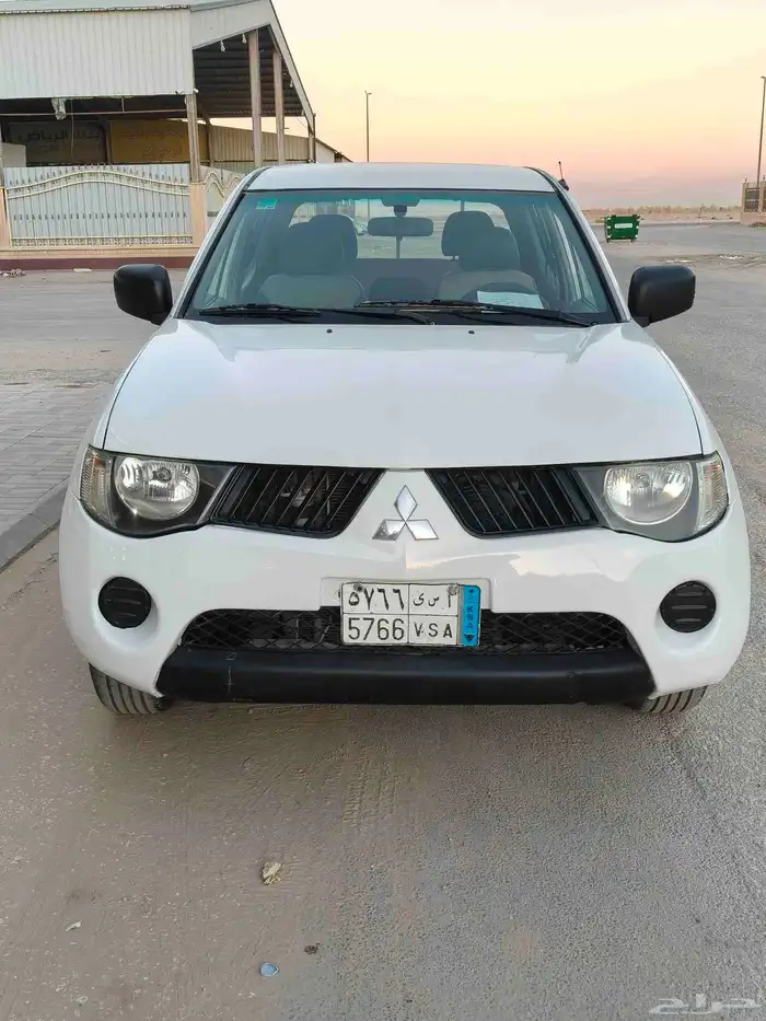 مستوبيشي 2009 بنزين قير عادي 1