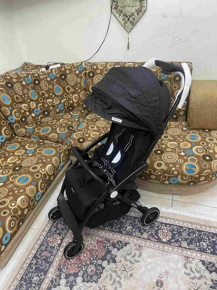 عربيه اطفال من مذركير جديده غير مستخدمه بالكرتون لوكير ماجيك 7