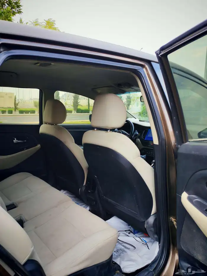 للبيع كيا كارينز موديل 2014 15