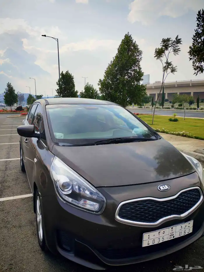 للبيع كيا كارينز موديل 2014 22