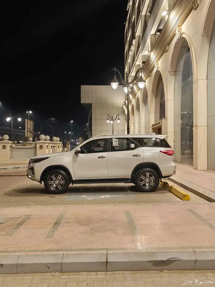 تويوتا فورتشنر 2023 فئة VX 2