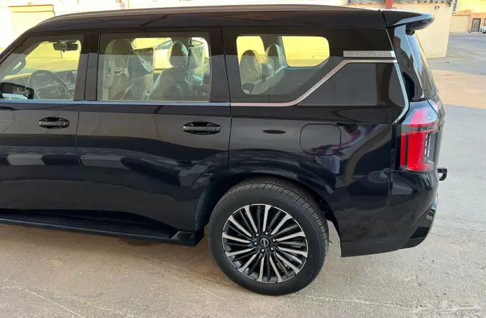 باترول 2025 اسود توين تيربو اعلى فئة 5