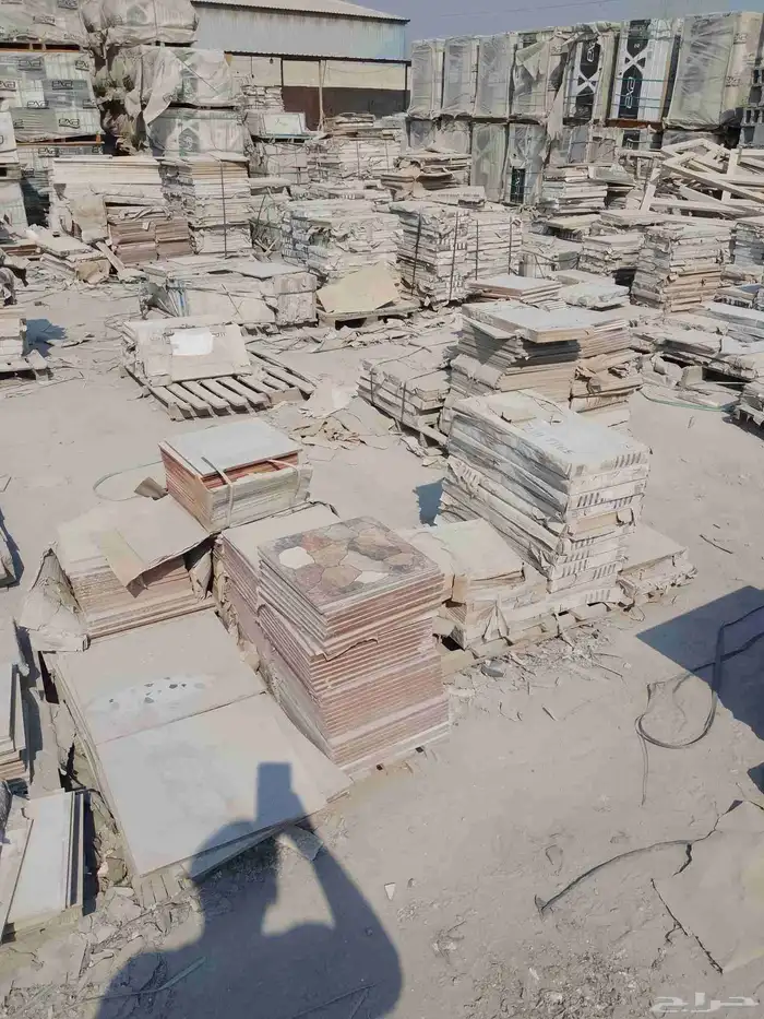 سيراميك استوكات .درج رخام ...كسر رخام ..مغاسل رخام ومط 0