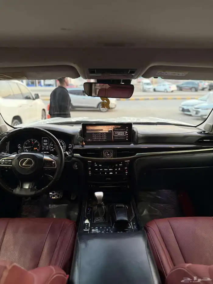 لكزس - 2016 - LX570 - فل كامل - معدل بلاك ديشن 15