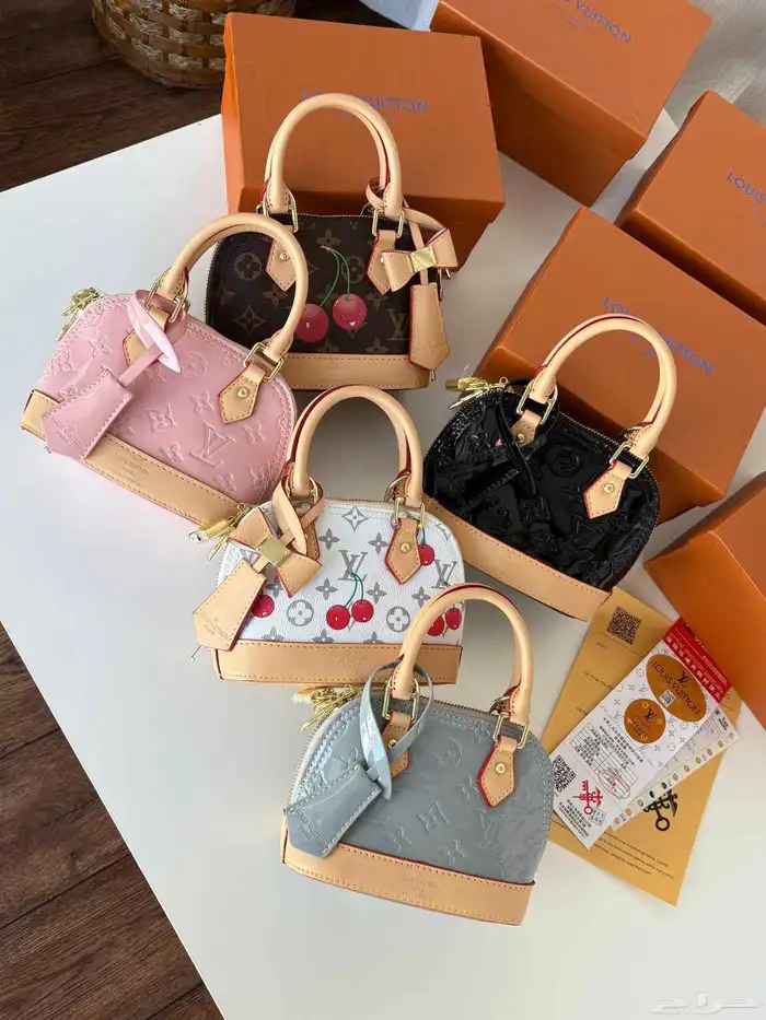 شنط درجة أولى جمله وتجزئه لتواصل واتس 2