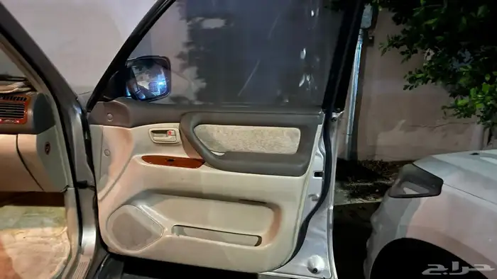 صالون لند كروزر 12