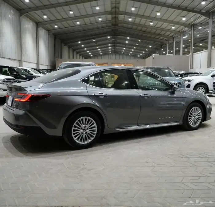 كامري LE موديل 2025 1