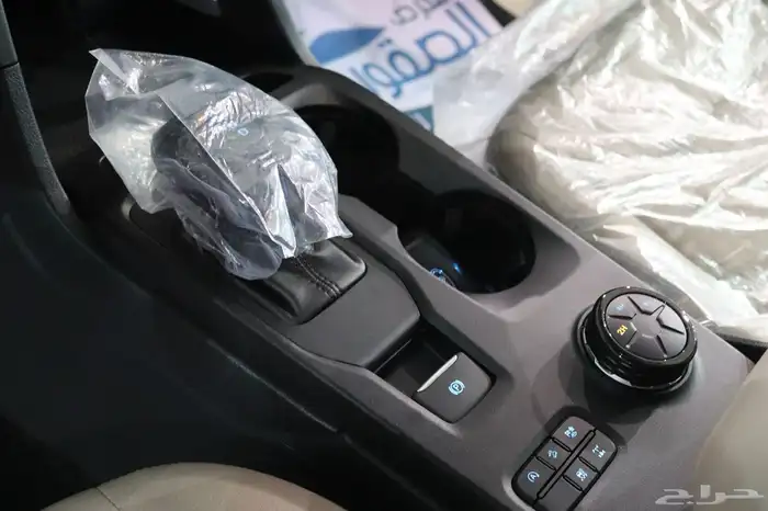 فورد ايفرست XLS بنزين موديل 2025 بسعر 142.600 12