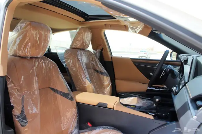 لكزس - ES300 Bh هايبرد - 2025 - نص فل - خليجي 25