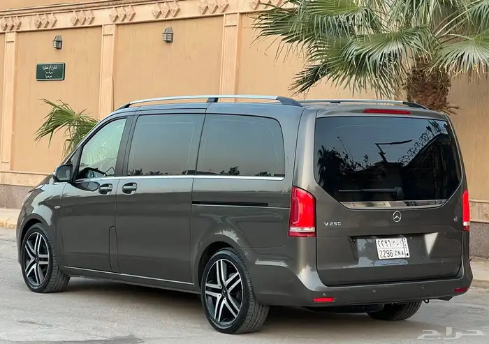 مرسيدس V250 2016 (بحالة ممتازة) 5