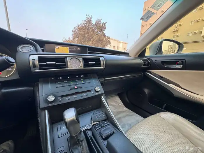 لكزس is350 2015 سعودي 16