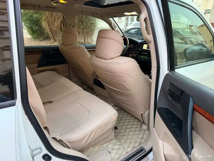 لاندكروزر 2013 GXR3 فل كامل بريمي 21