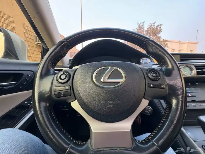 لكزس is350 2015 سعودي 12