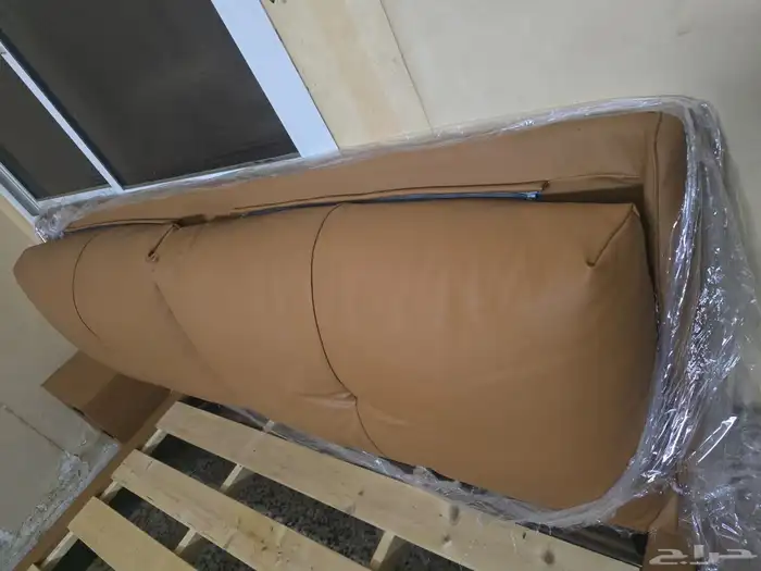 سرير ايكيا مع 2 كمدينو نظيف جدا 1