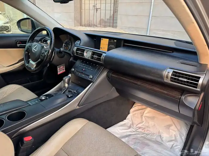 لكزس is350 2015 سعودي 19